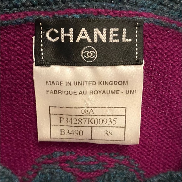 Authentic Chanel vintage cardigan - Picture 3 of 9